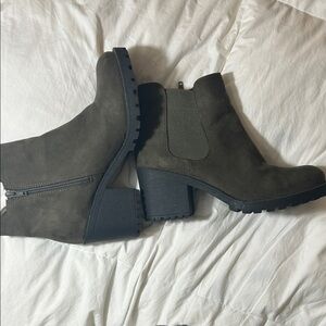Sun + Stone Women's Ankle Boots in Dark Olive